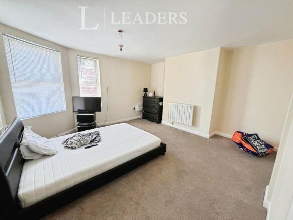 Lounge/Bedroom