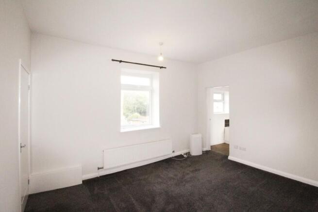 2 bed Terraced to rent Image 10