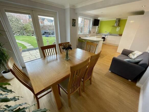 3. dining kitchen.JPEG