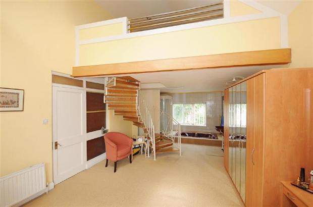 Photo 8