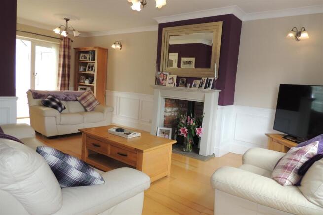 6 Croft Way 004.JPG