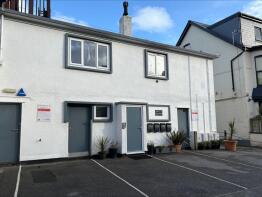 Flat 3, Trefusis, Tolcarne Road, Newquay TR7 2NQ