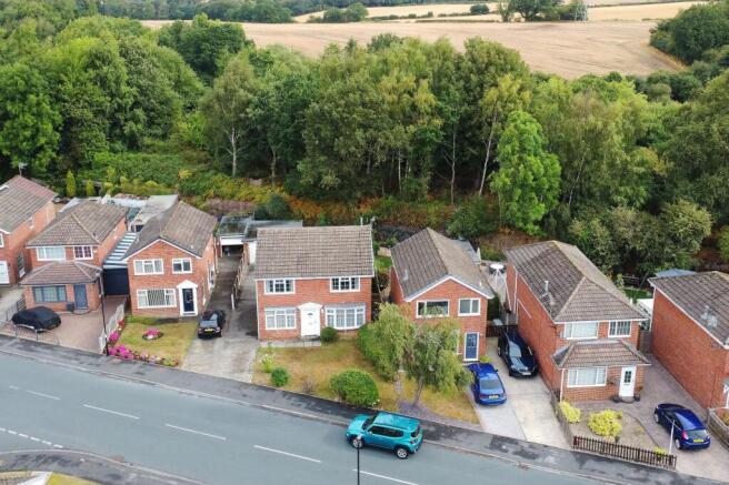 4 bed Detached for sale Image 10