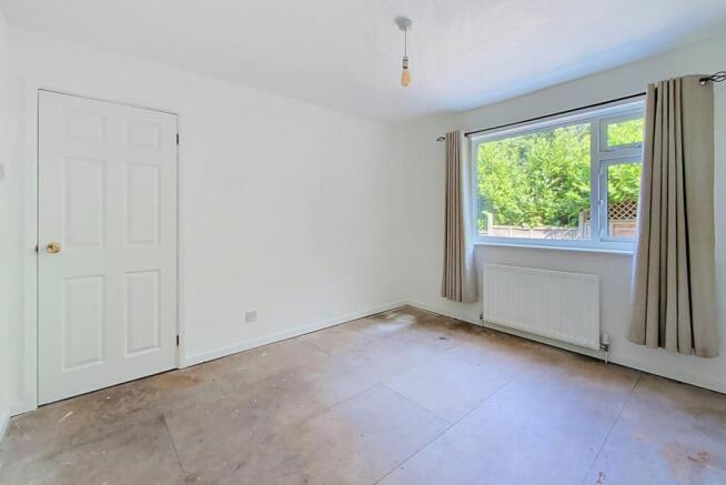 2 bed Ground Flat for sale Image 9