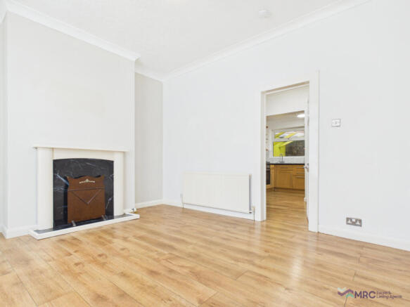 2 bed Terraced to rent Image 8