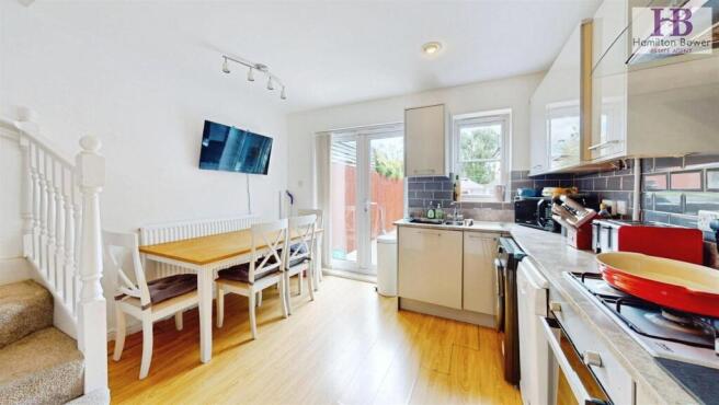 2 bed Semi-Detached for sale Image 6