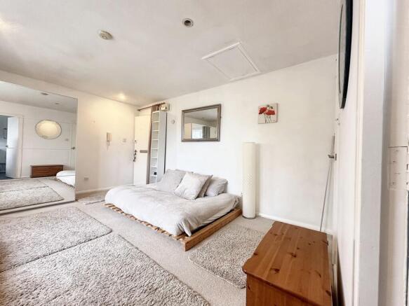Studio Room
