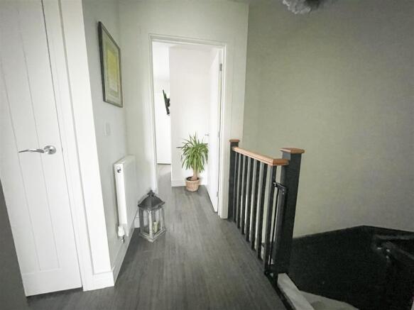 FIRST FLOOR LANDING