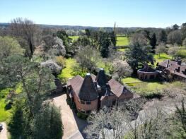 The Oast House, Pitt Lane, Frensham, Farnham GU10 3EF