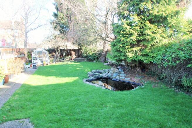 Basildon garden 2.JPG