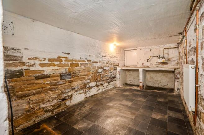 3 bed Terraced for sale Image 8