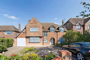 19, Bishops Avenue, Northwood HA6 3DQ