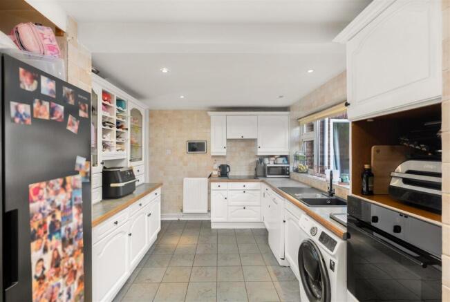 Strathcarron, 9a Twyford Avenue, Twyford-10.jpg