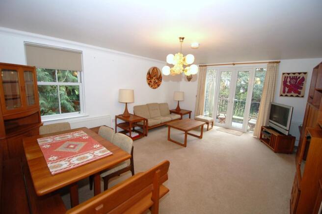 Lounge/dining room