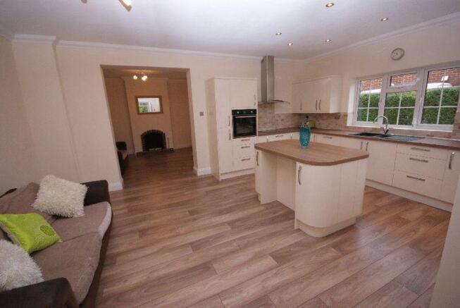 Kitchen / Dini...