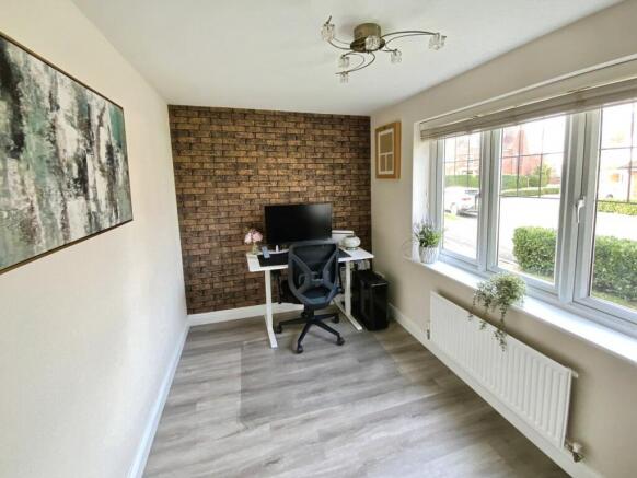 4 bed Detached for sale Image 8