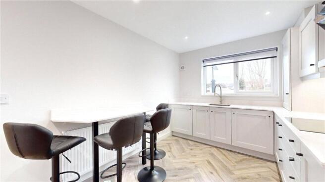 4 bed Terraced for sale Image 5
