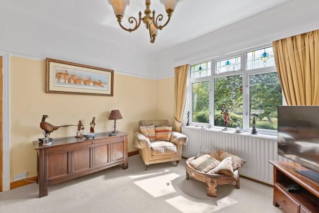 4 bed Bungalow for sale Image 4