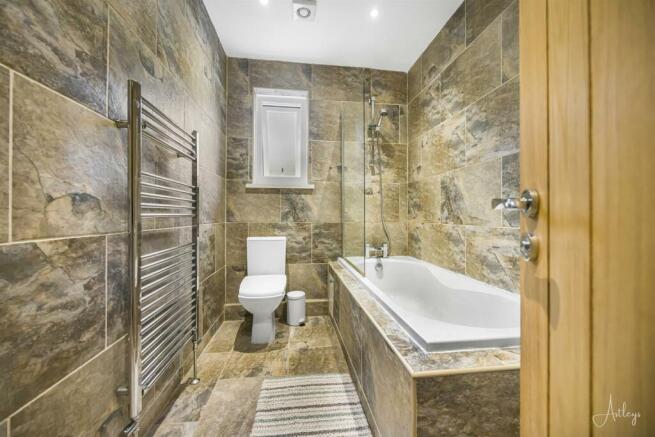 Bathroom/w.c.