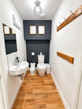 Wc/Cloakroom