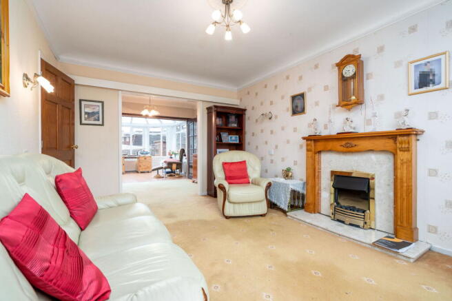 Ridge Close, Hadfield, GLOSSOP, SK13 2EA photo 4