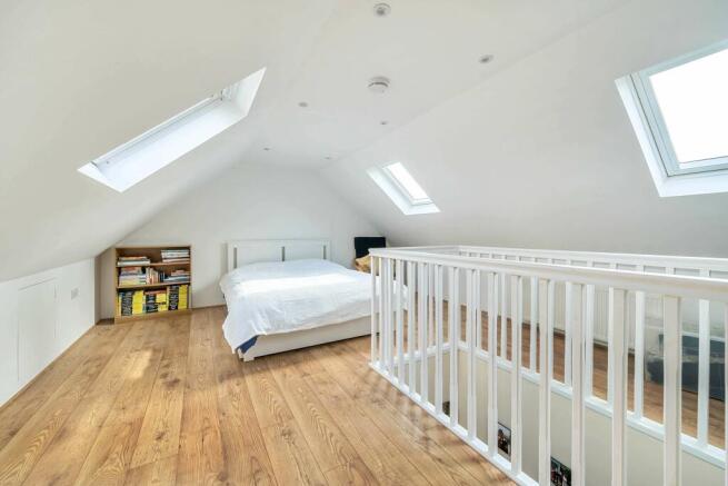 Bedroom 1 (Double)