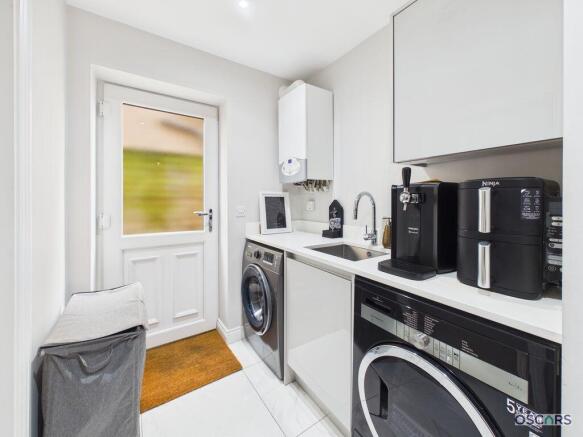 4 bed Detached for sale Image 12