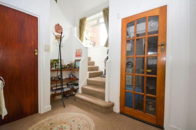 5 bed Detached for sale Image 8