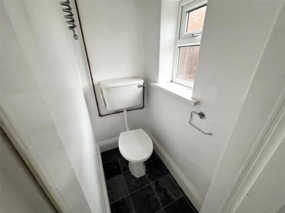 3 bed Semi-Detached to rent Image 9