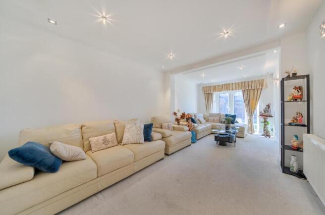 Davidson Frost-Wellings, DFW, Bromefield, HA7, Liv