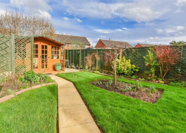 12 Oakfield Road - Garden.jpg
