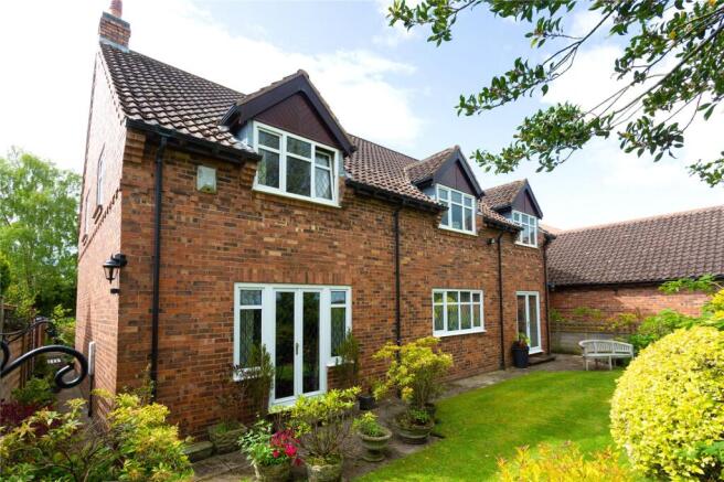 4 bed Detached for sale Image 5