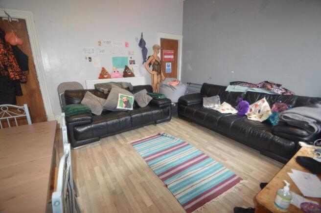 7 bed Terraced to rent Image 12