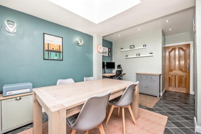 3 bed Semi-Detached for sale Image 9