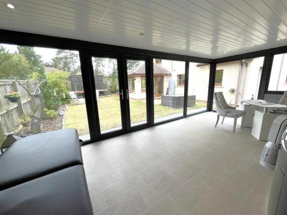 GARDEN ROOM / OFFICE