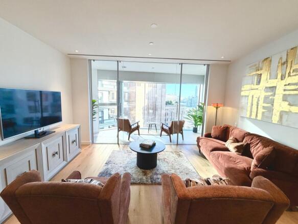 Reception Room (11)