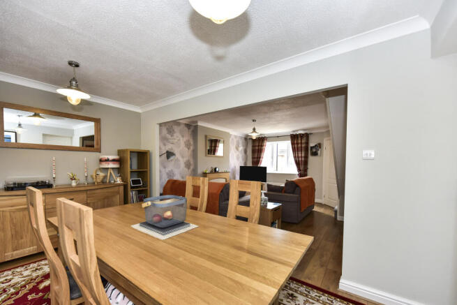 4 bed Detached for sale Image 6