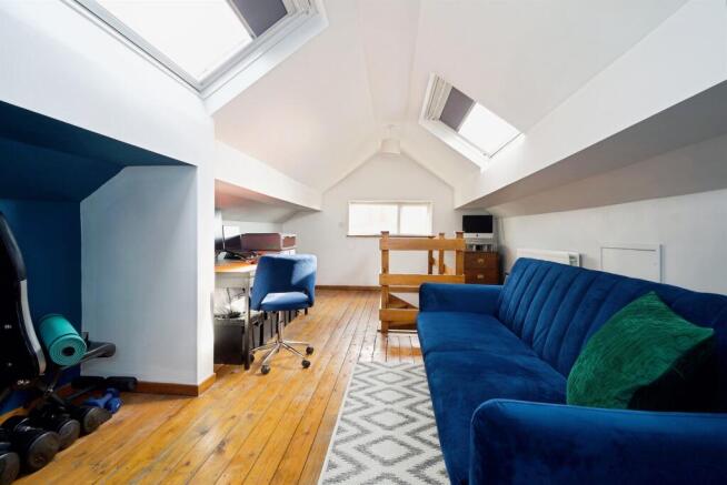 4 bed Detached for sale Image 5