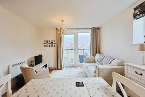 87 Roehampton Lane, London, SW15