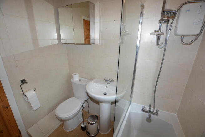 3 bed Semi-Detached to rent Image 12
