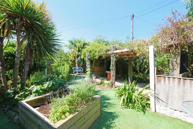 3 bed Semi-Detached Bungalow for sale Image 10
