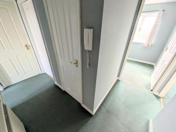 3 bed Apartment for sale Image 4