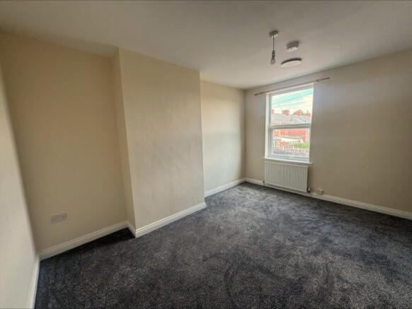 3 bed Terraced to rent Image 7