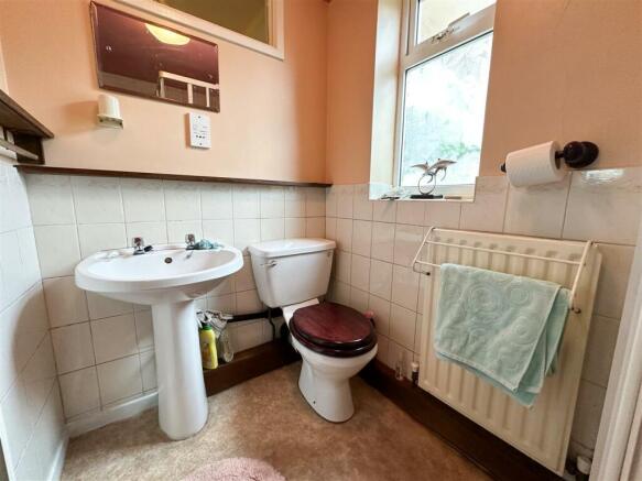 DOWNSTAIRS SHOWER ROOM