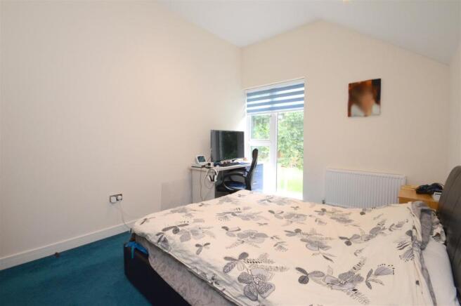 8 Bedroom 2.JPG