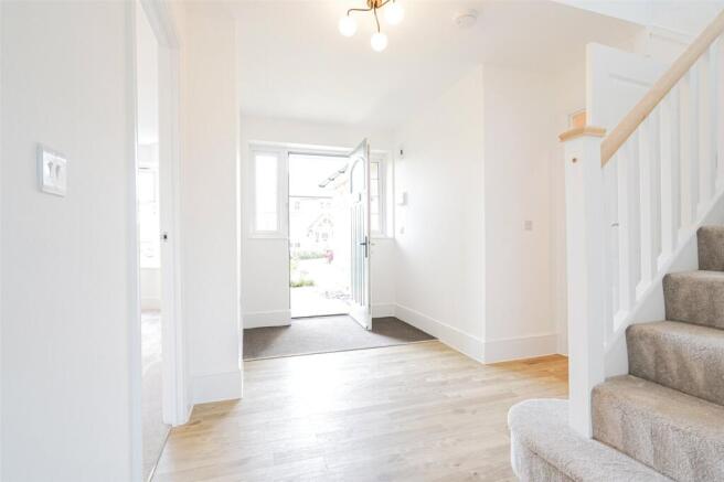 4 bed Detached for sale Image 11