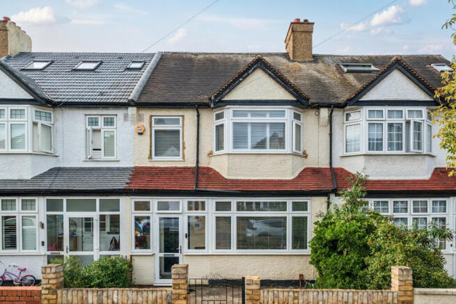 Benett Gardens, Norbury, London, SW16 photo 4