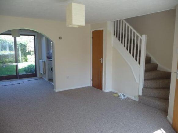 OPEN PLAN LOUNGE