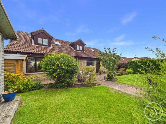4 bed Not Specified for sale Image 4