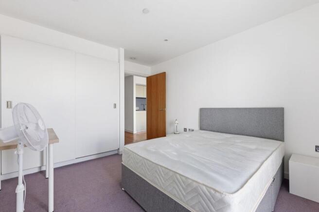 1 bed Apartment to rent Image 12